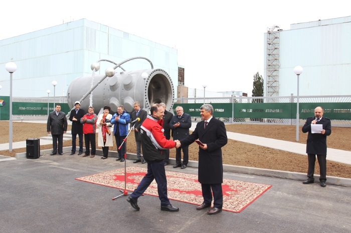 В Волгодонске установлен монумент реактору ВВЭР-1000 в честь юбилея отрасли.